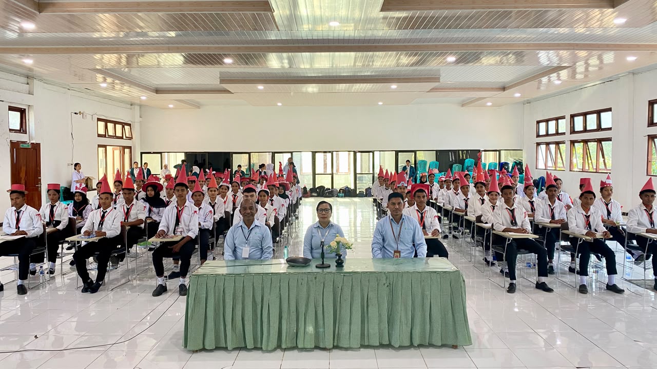 Semangat "Your First Step, Your Bright Future", 74 Mahasiswa Baru Prodi D-III Keperawatan Waikabubak Ikuti PKKMB Tahun Akademik 2026/2027